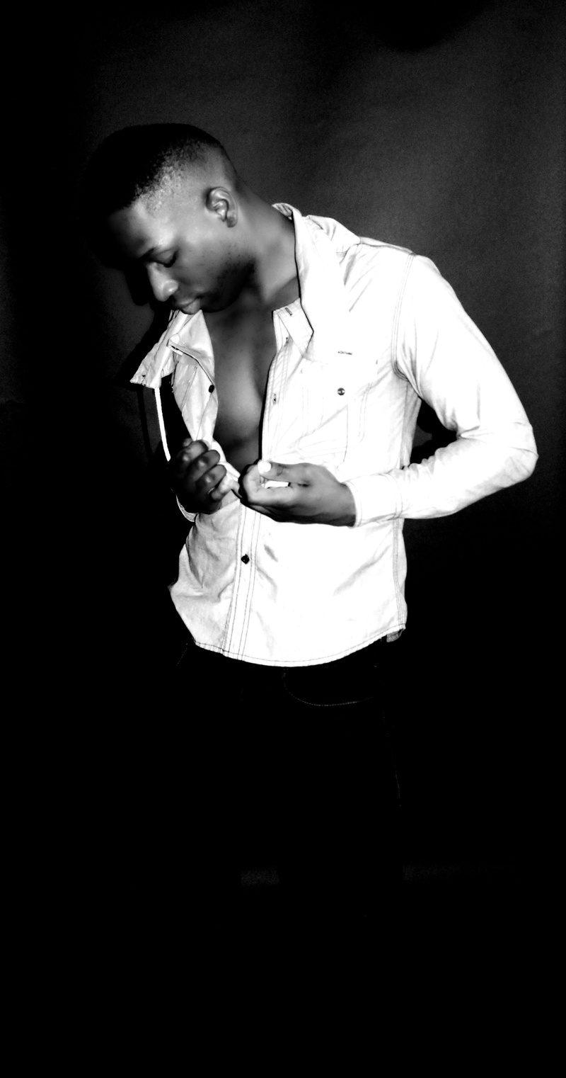 Male model photo shoot of Rendell Wilson