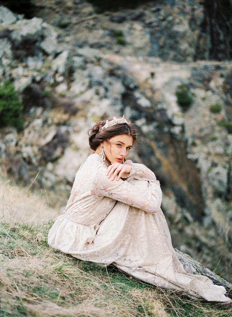 Female model photo shoot of Julia Kaptelova
