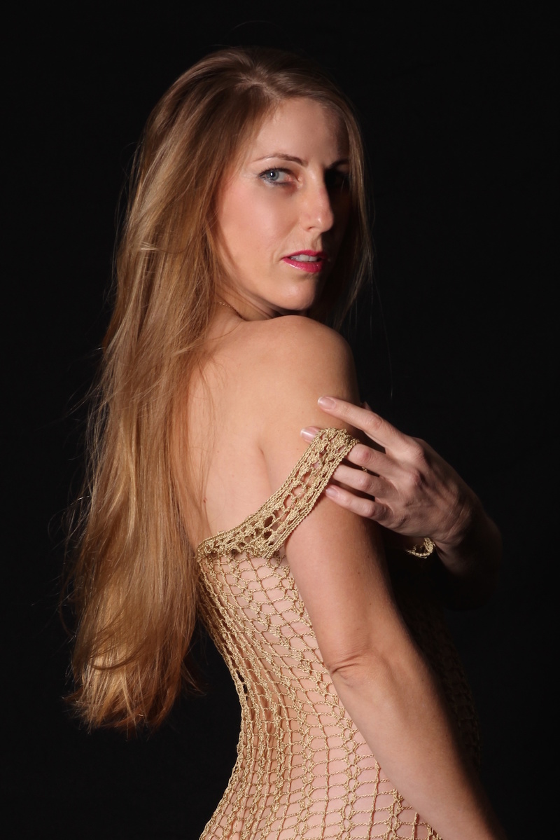 Female model photo shoot of Leeformodeling in Las Vegas, NV