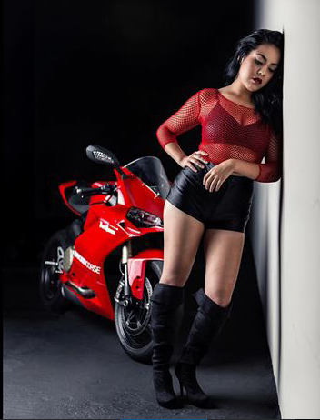 Female model photo shoot of Cyn Elvira