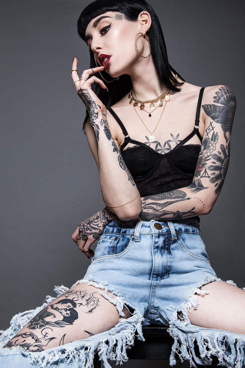Female model photo shoot of chloe gray makeupartist
