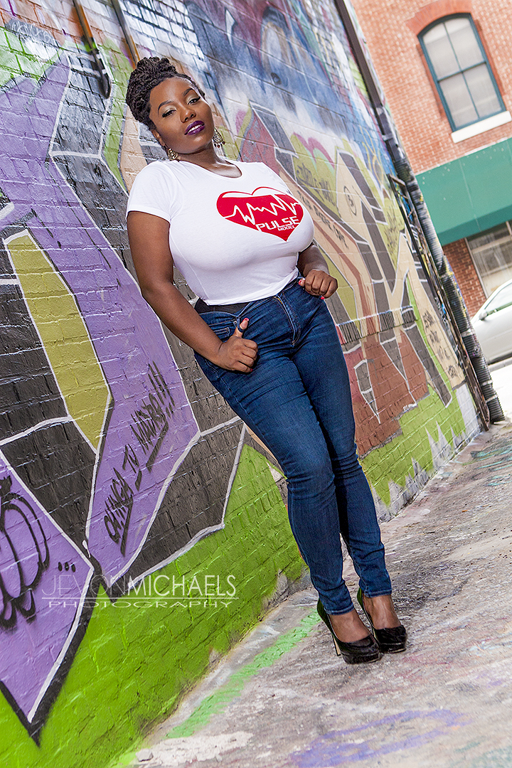 Female model photo shoot of Thickalious by Jevon Michaels in Graffiti Warehouse