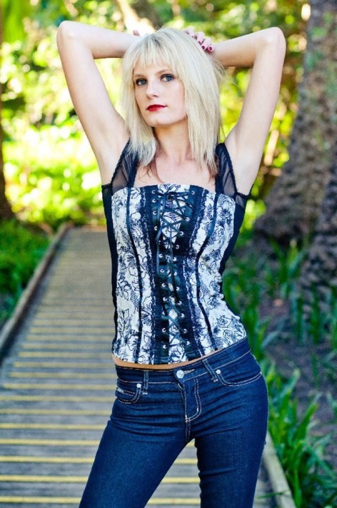 Female model photo shoot of Kayla Jenkin