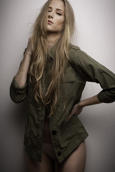 Female model photo shoot of AmyIsaac