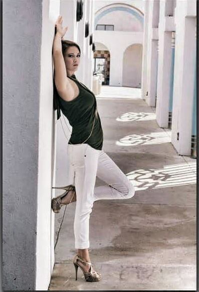 Female model photo shoot of Maria Waldman