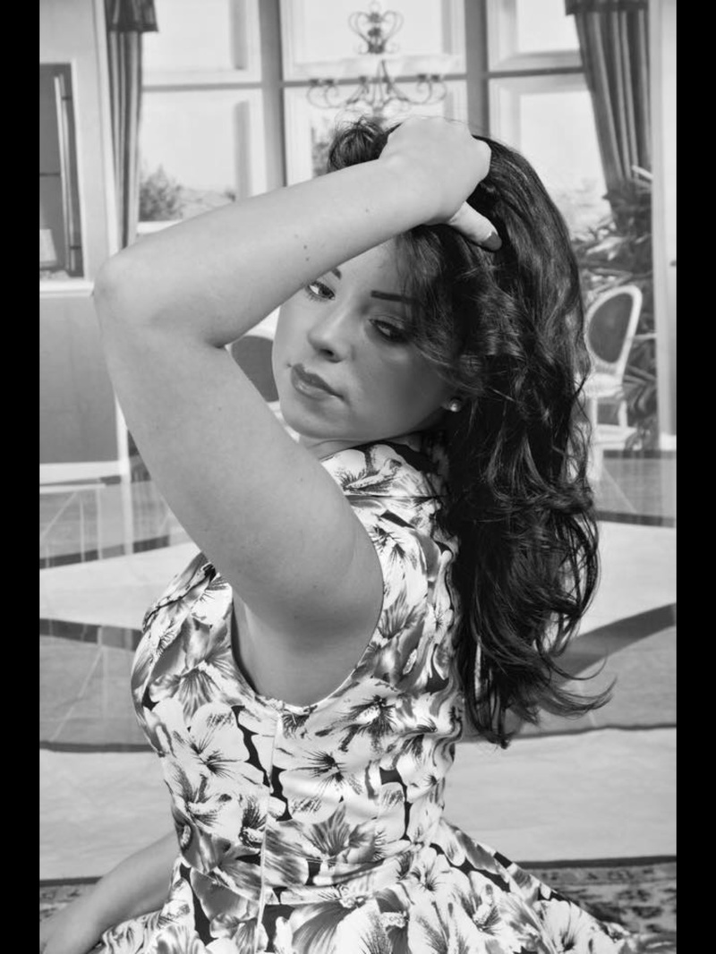 Female model photo shoot of Leannem3411