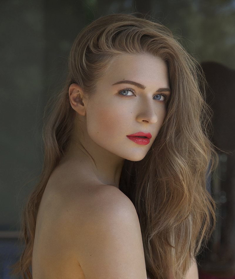 Female model photo shoot of Marina Kurrle