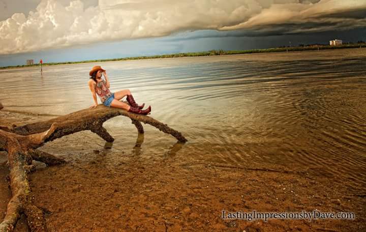 Female model photo shoot of lexilovesyoumore in Fort Myers