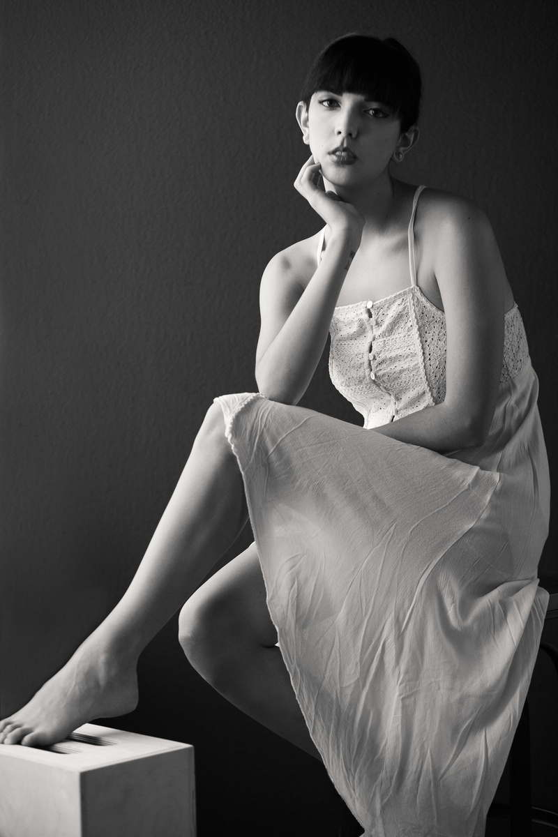 Female model photo shoot of Anna Maria by Susan Holstein