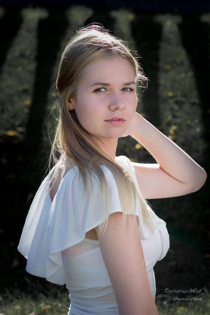 Female model photo shoot of Caitlin Kerfont