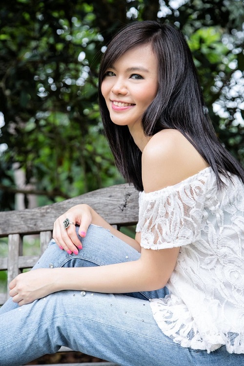 Female model photo shoot of Huiyan Ng