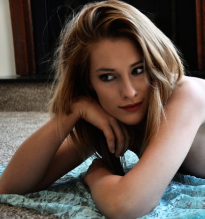 Female model photo shoot of cierraeager