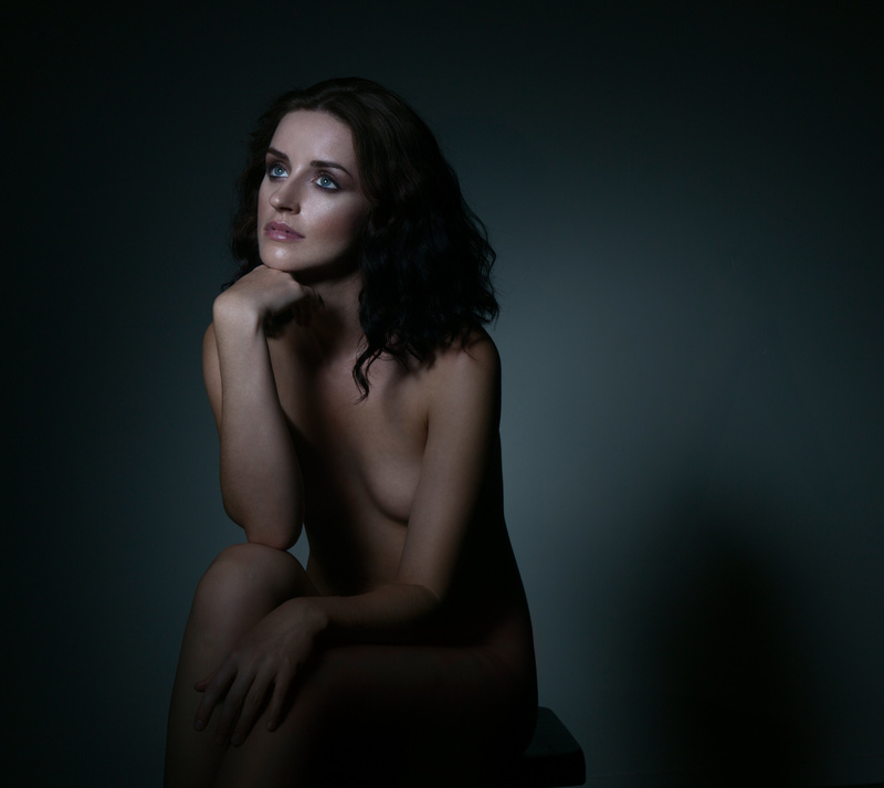 Female model photo shoot of -JenniferJones- by FlickeringAbility, retouched by 3525530