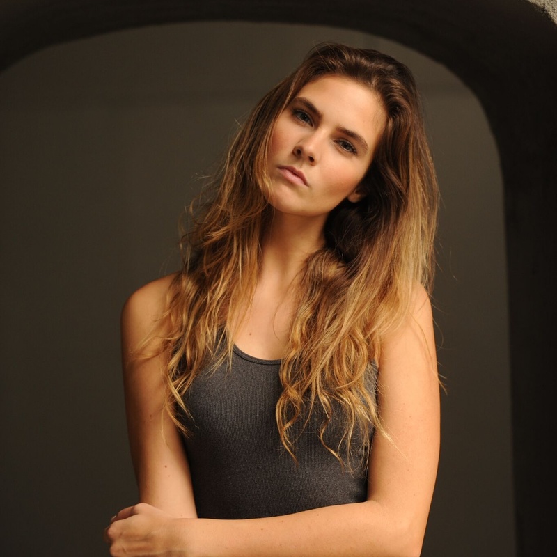 Female model photo shoot of fertalavera by Joragphoto in Highline