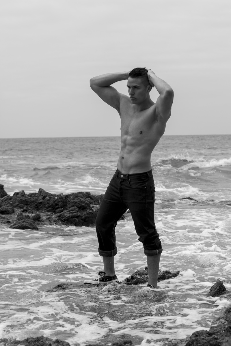 Male model photo shoot of Oscar Barajas
