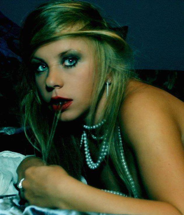 Female model photo shoot of mystery pearl