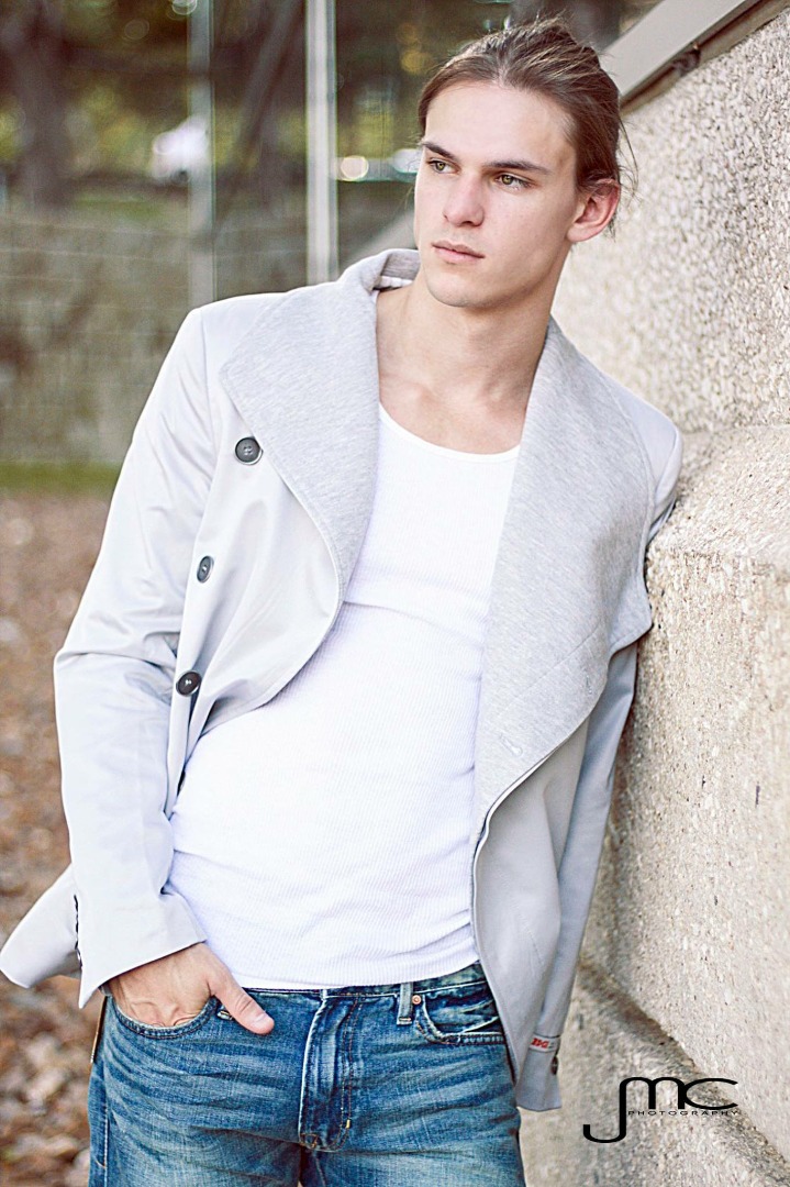 Male model photo shoot of Austin Warner