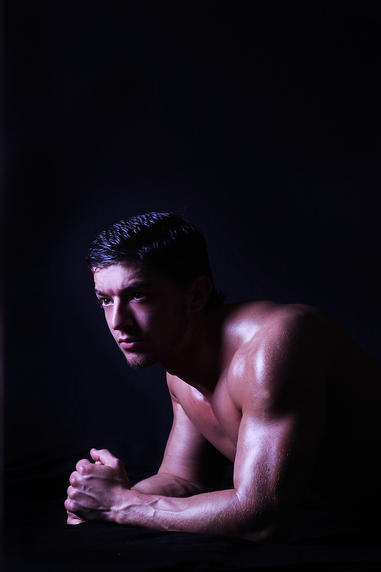 Male model photo shoot of Conrad Model