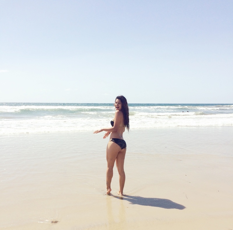 Female model photo shoot of nohelyllamas in Moonlight Beach