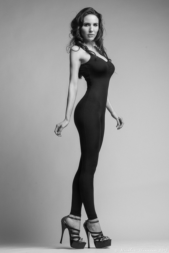 Female model photo shoot of FlorindaModel