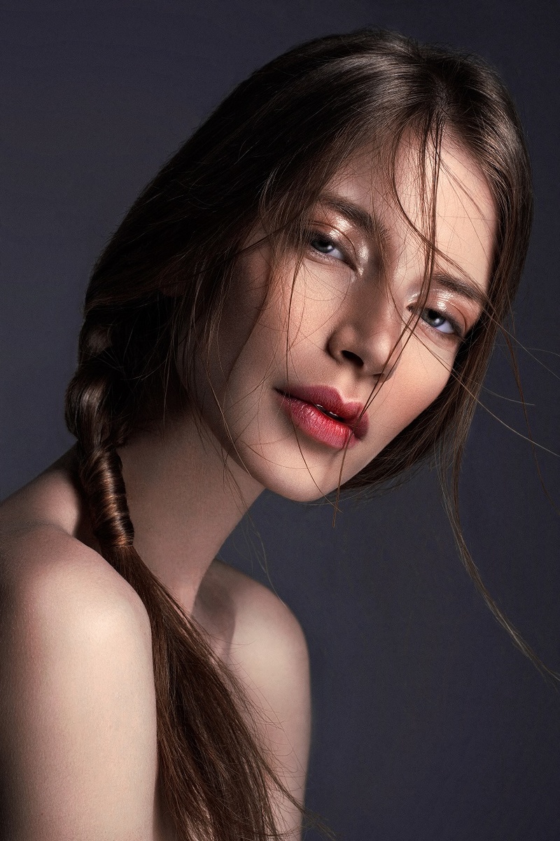 Female model photo shoot of Venera Arallet