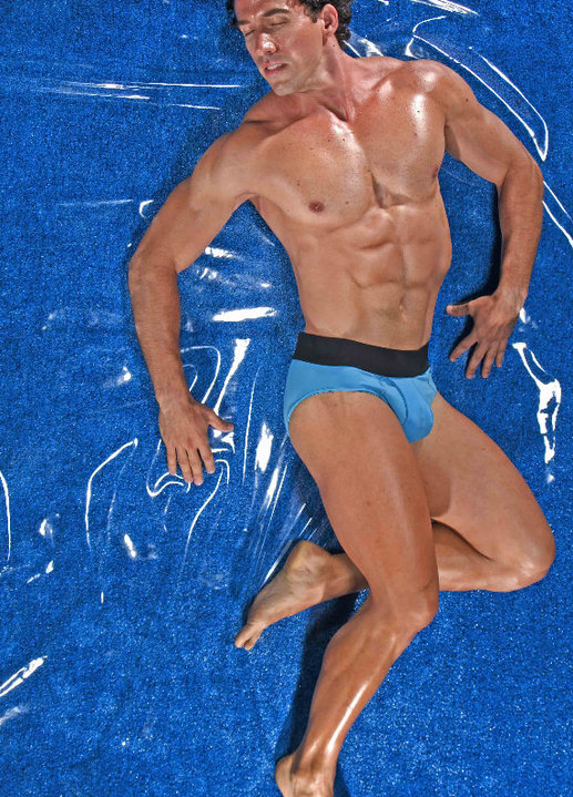 Male model photo shoot of Alejandro Santander