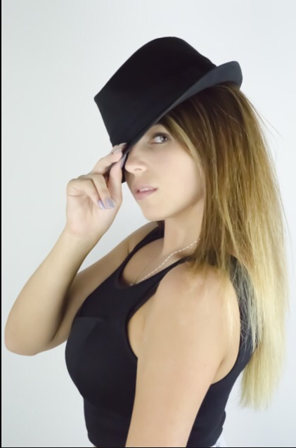 Female model photo shoot of IsabelleMartello