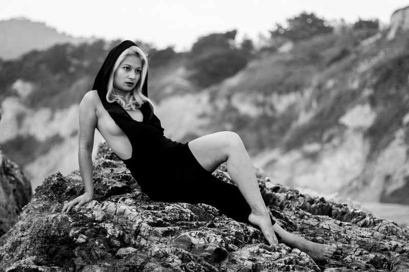 Female model photo shoot of -Raevyne- by davel77 in Greyhound Rock