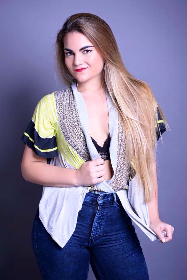 Female model photo shoot of Georgia Raquel