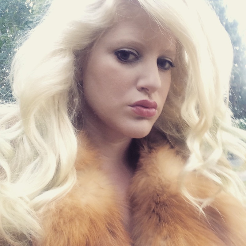Female model photo shoot of blondiegold