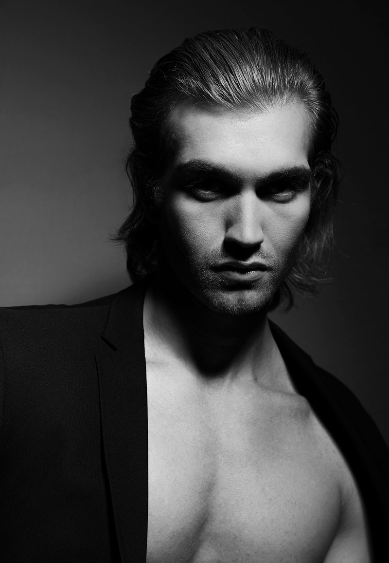 Male model photo shoot of JulianRoss 