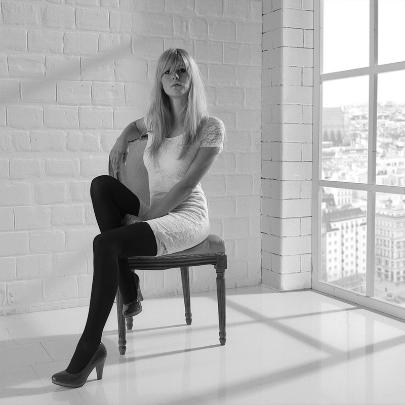 Female model photo shoot of Denise Jambor
