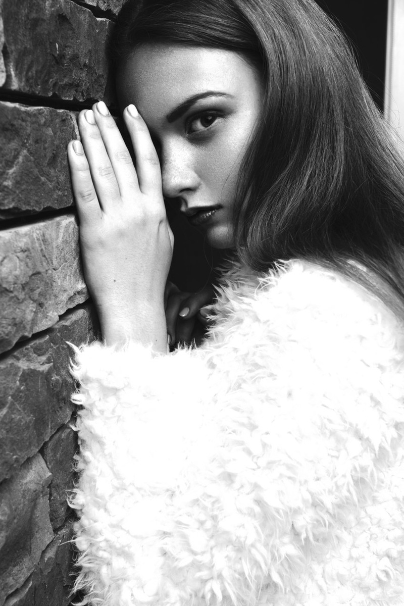 Female model photo shoot of Diana Kaganskaya