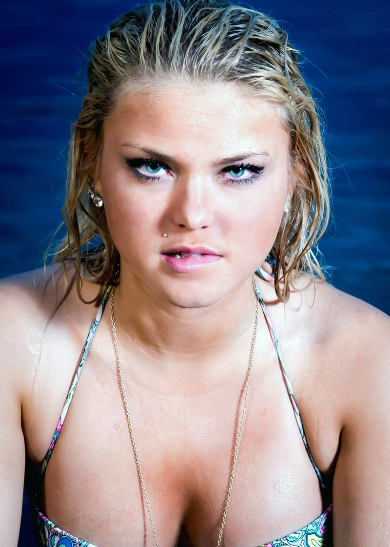 Female model photo shoot of AlysBest