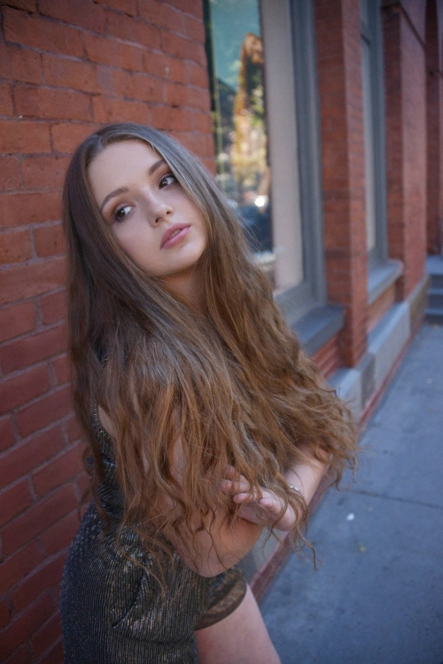 Female model photo shoot of Uliana Moloshna