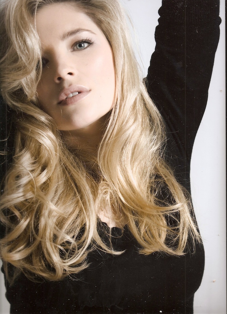 Female model photo shoot of Chloe Lewin