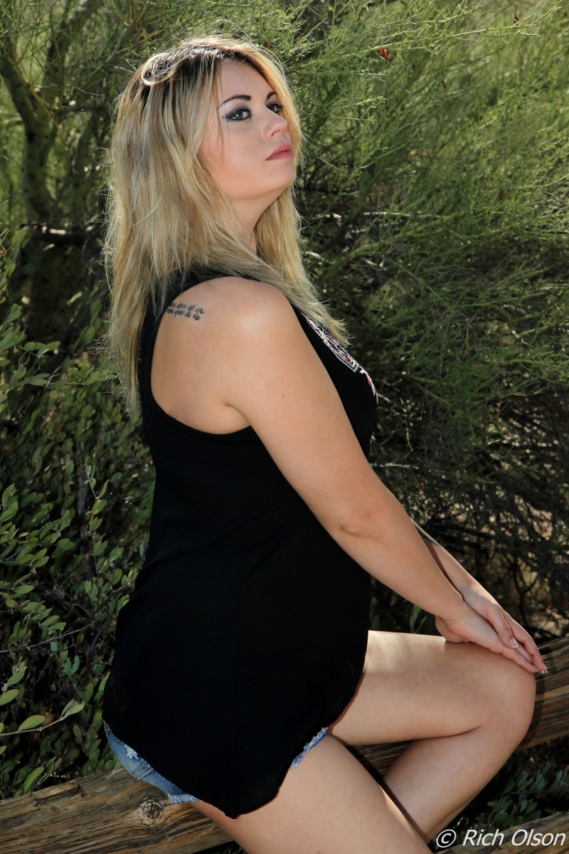 Female model photo shoot of Moscata Vibe by Rich Olson in Superstition Mountains, Apache Junction, AZ