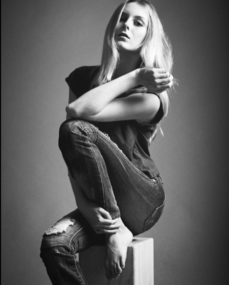Female model photo shoot of Jennifer Nibel