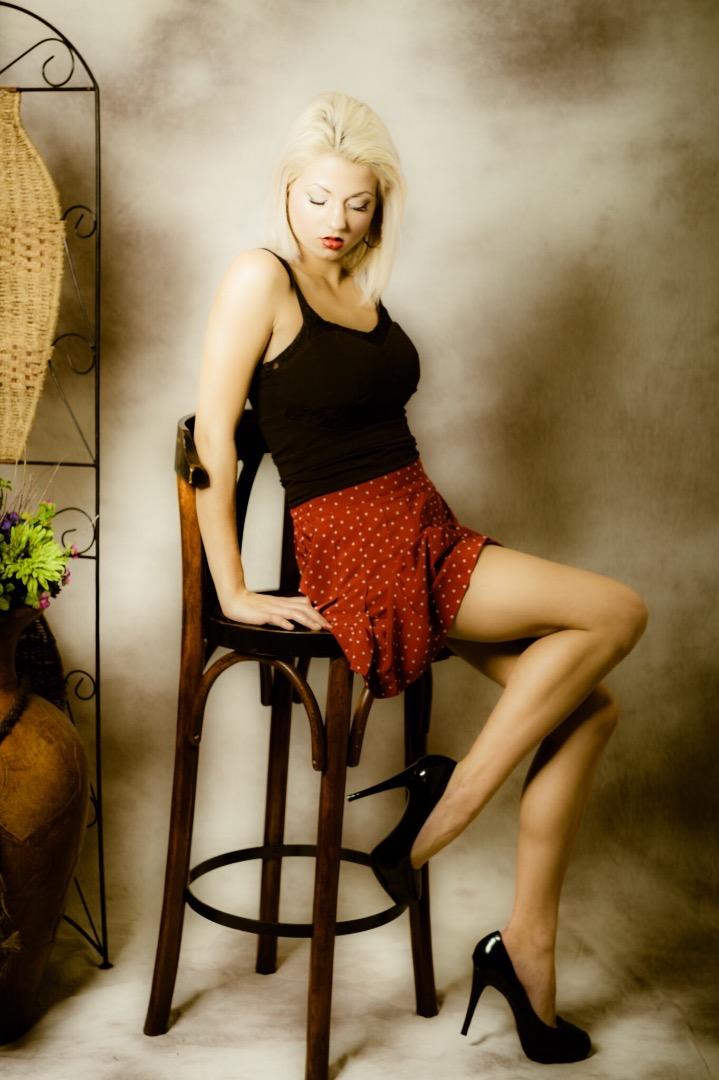 Female model photo shoot of Catherineroseannxo