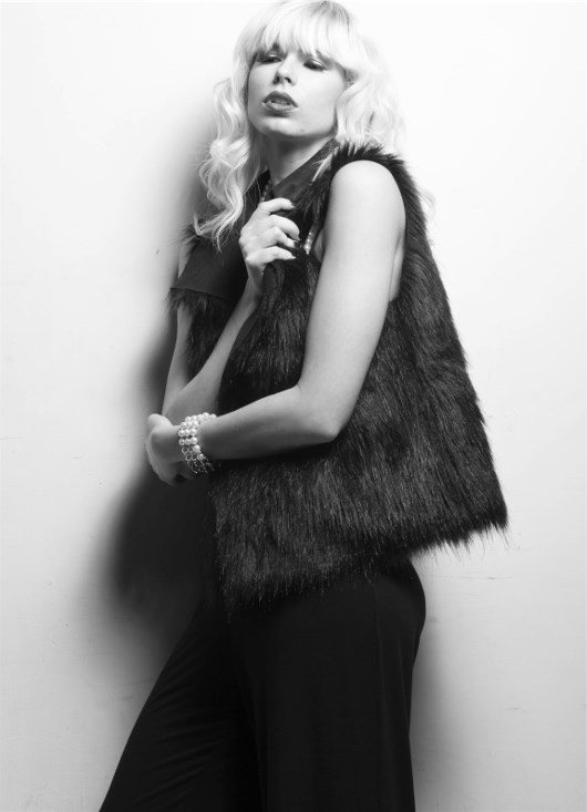 Female model photo shoot of Renee Bennett Hair Mua