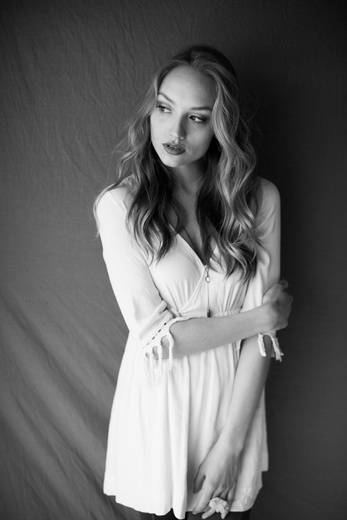 Female model photo shoot of Nona Heaton