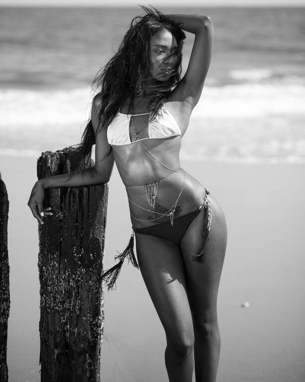 Female model photo shoot of Jocelyn Pizarro 