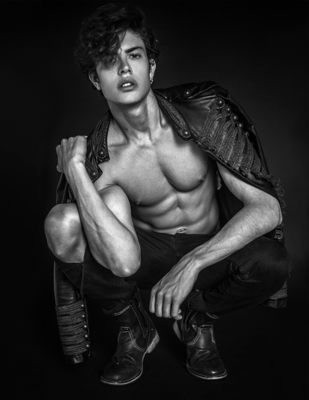 Male model photo shoot of Zavier DeAngelo