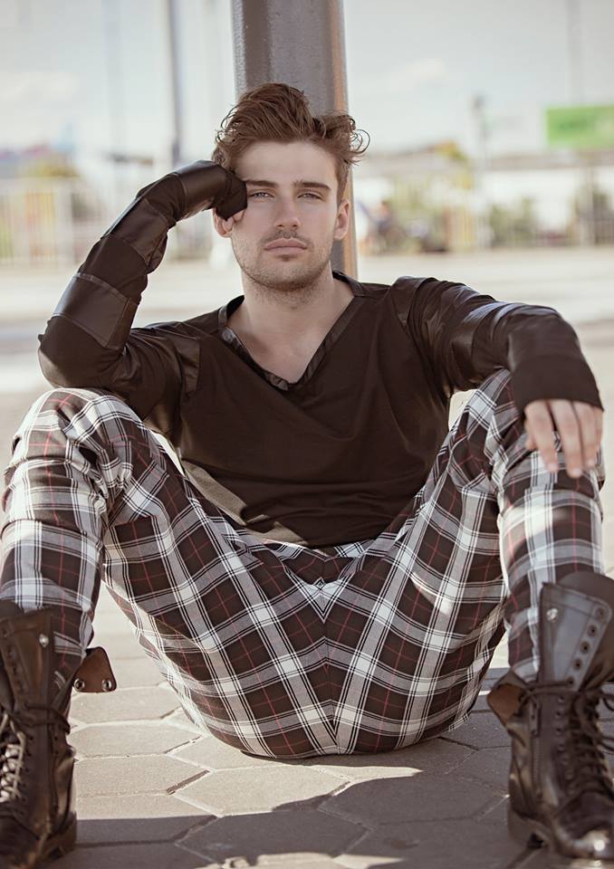 Male model photo shoot of House of Underwood