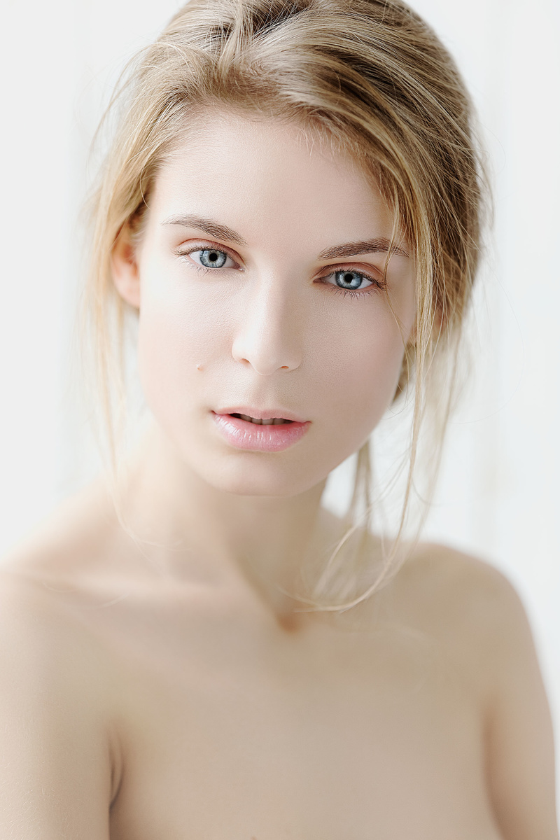 Female model photo shoot of yuzka by jpbloch