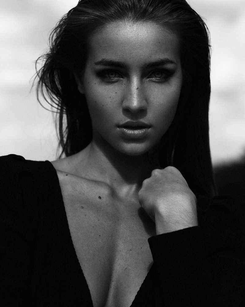 Female model photo shoot of Daniella_Marie01