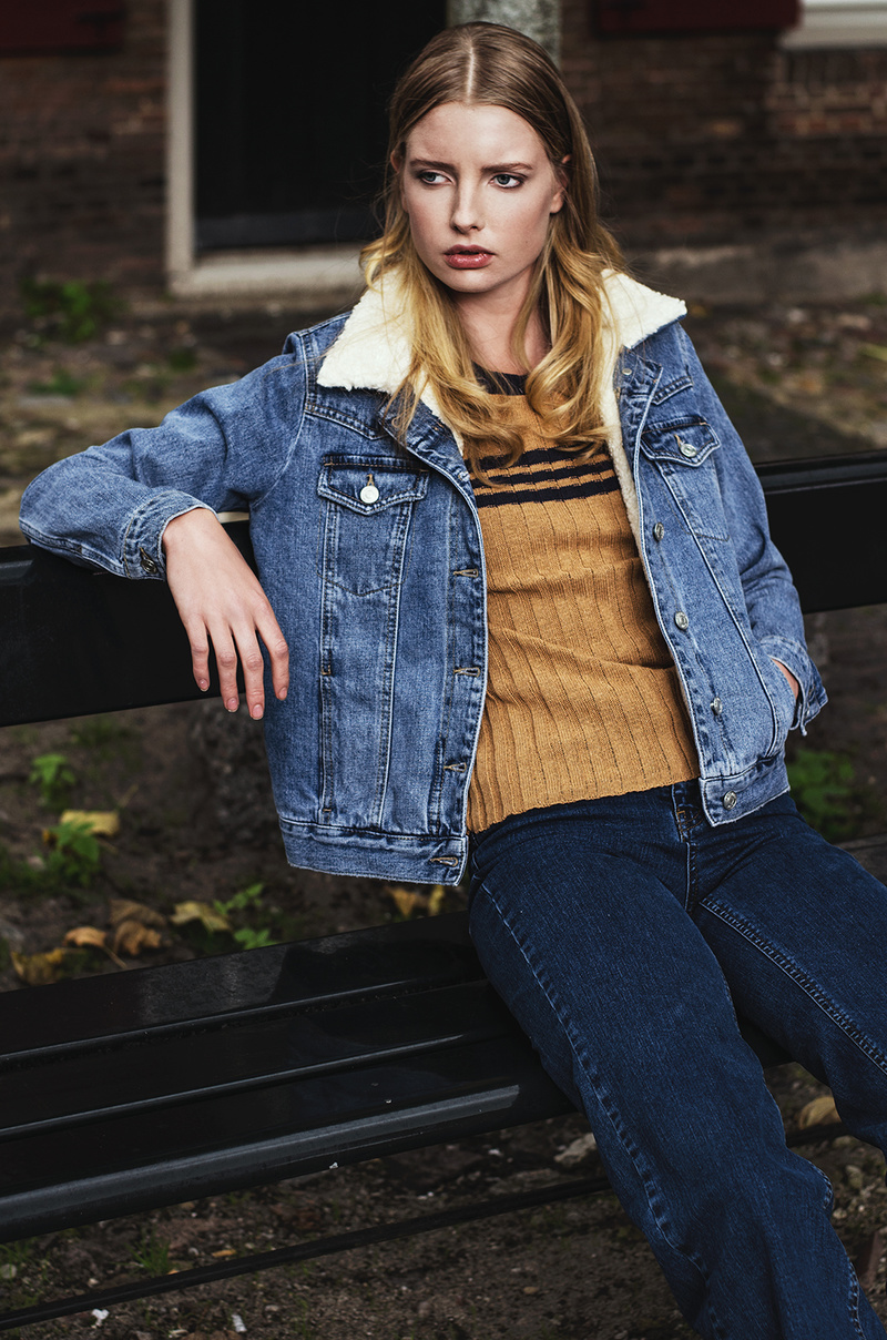 Female model photo shoot of Lynn Romijn