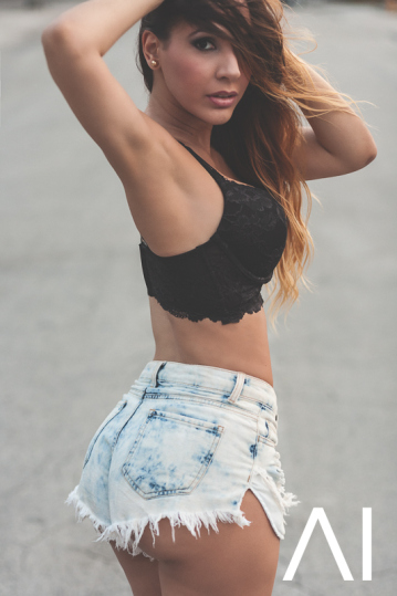 Female model photo shoot of Albanerybadia in Miami fl