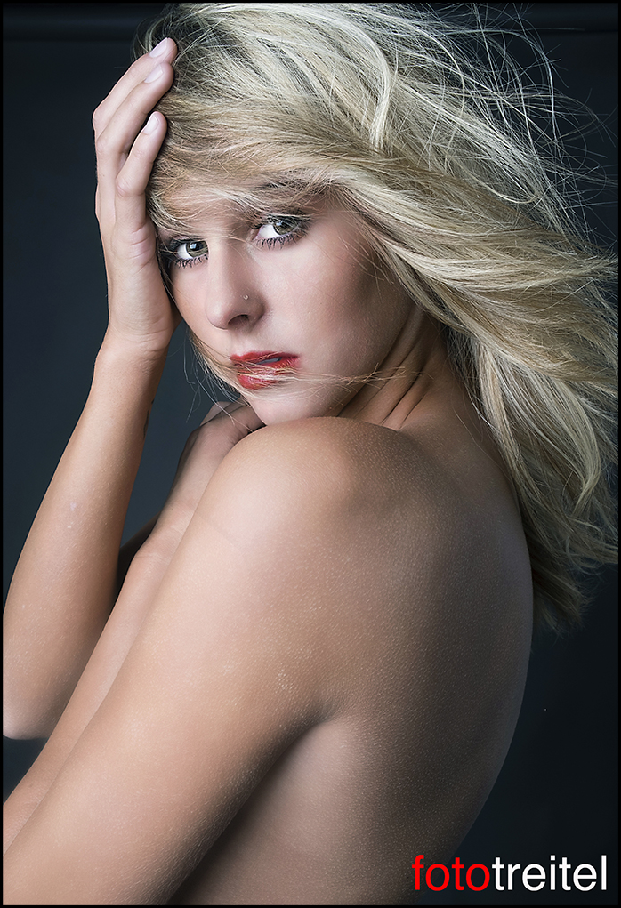 Female model photo shoot of rachel rich  by fototreitel in Cincinnati, Ohio