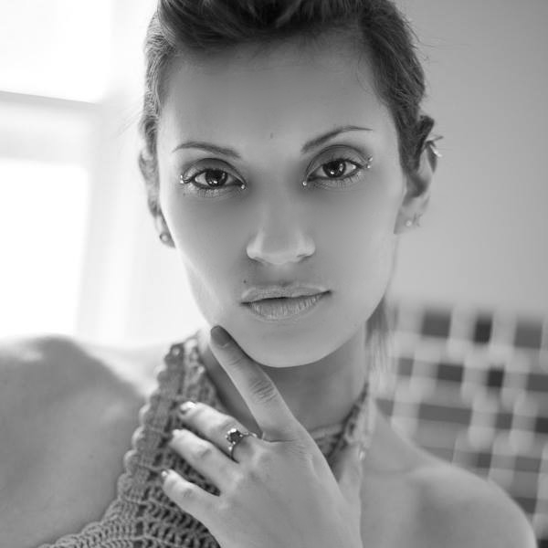 Female model photo shoot of Jennifer Loney